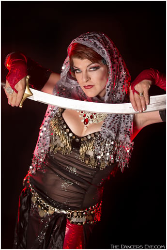 Gallery photo 6 of Madame Onça Entertainment: Stilts, Tarot and More