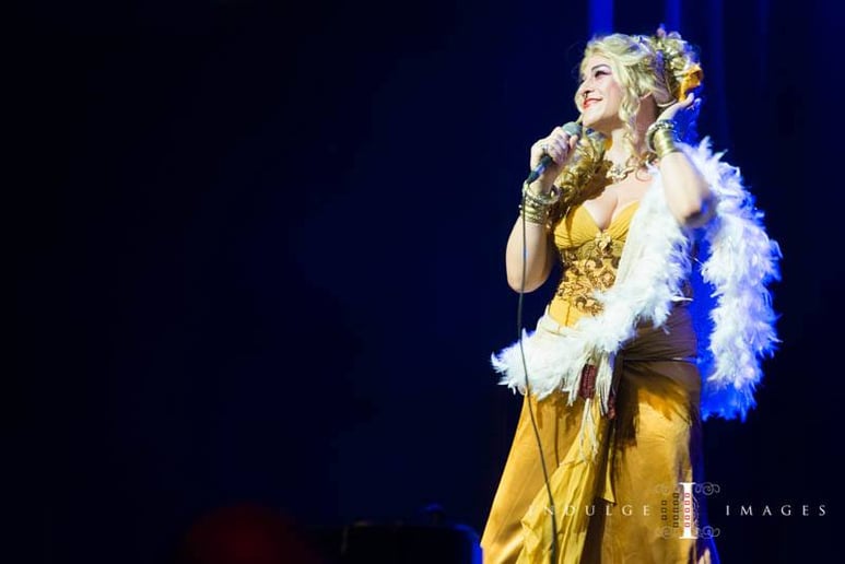 Gallery photo 8 of Madame Onça Entertainment: Stilts, Tarot and More