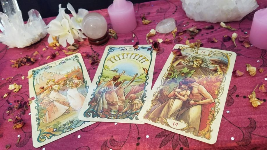 Gallery photo 2 of Madame Zee Tarot