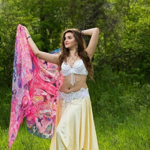 Gallery photo 5 of Maddy Young Bellydancer and Singer