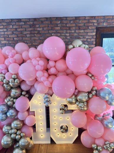 Gallery photo 9 of Madeline's Room Balloon & Event Decorating Salon
