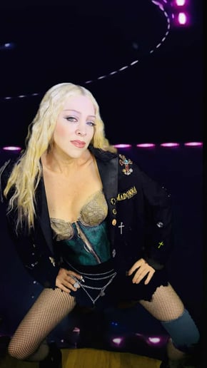 Gallery photo 10 of Madonna Double- Denise Bella Vlasis