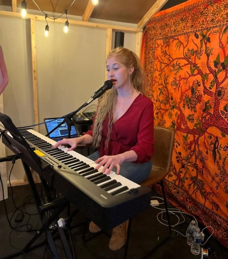 Gallery photo 6 of Maggie Moon Music