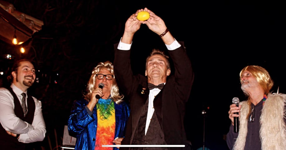 Gallery photo 7 of Ken Murray Magic