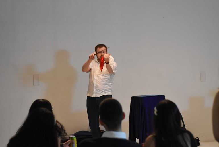 Gallery photo 5 of Magic Dmitry