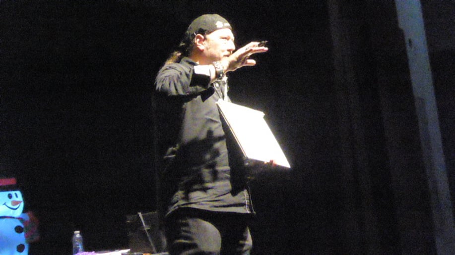 Gallery photo 4 of Jason's Magic - Magic & Mentalism