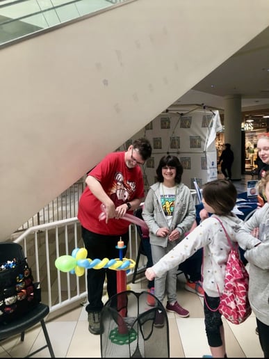 Gallery photo 1 of Magic and Balloons by Mike Cole