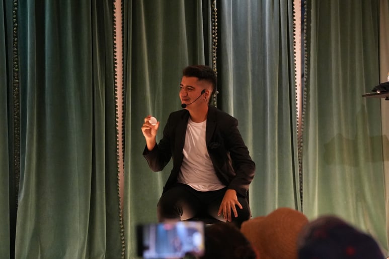 Gallery photo 19 of Dan's Magic Show