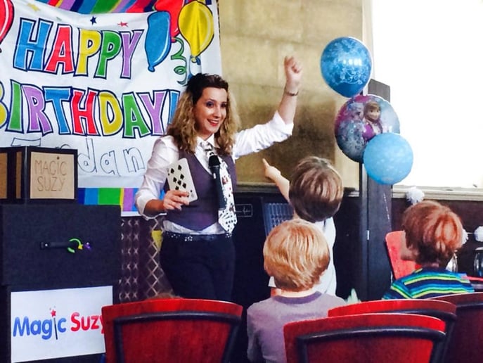 Gallery photo 3 of Magic Suzy - Comedy Magician