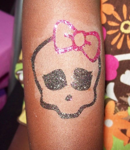 Gallery photo 4 of Magic Wand Face Painting