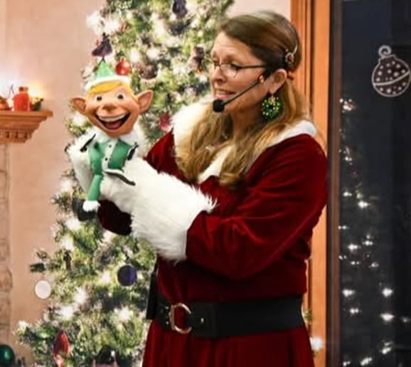 Gallery photo 9 of Santa and Mrs. Claus (The Magical Clauses)