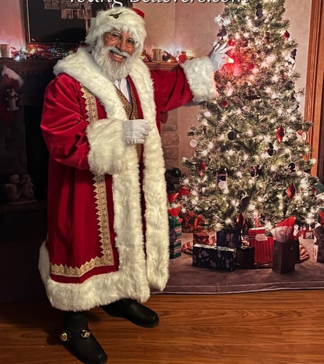 Gallery photo 14 of Santa and Mrs. Claus (The Magical Clauses)
