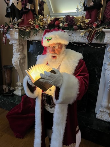 Gallery photo 17 of Santa and Mrs. Claus (The Magical Clauses)