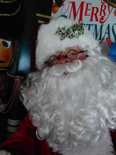Gallery photo 6 of Magical Santas & Mrs. Claus