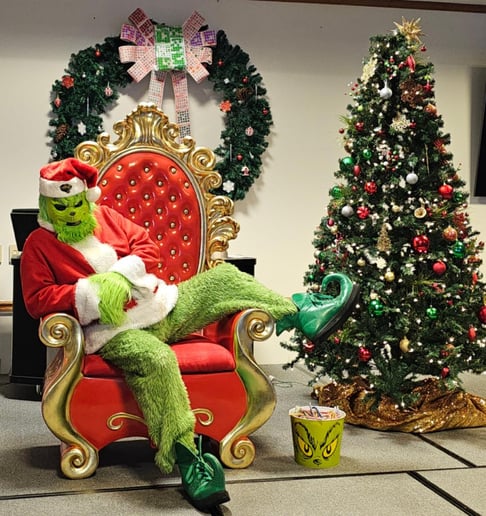 Gallery photo 14 of Magical Santas & Mrs. Claus