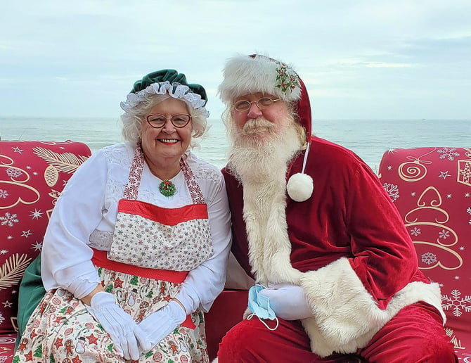 Gallery photo 21 of Magical Santas & Mrs. Claus