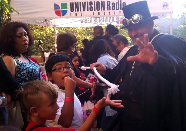 Gallery photo 2 of Magician Brandon Scott