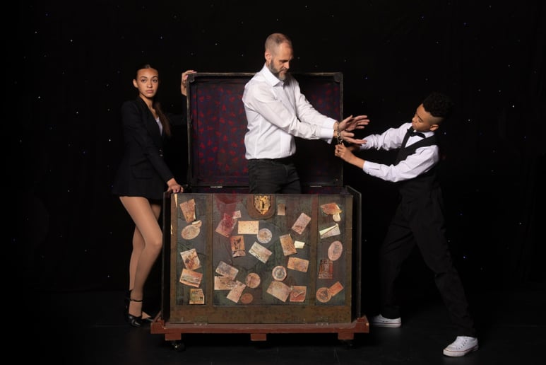 Gallery photo 2 of Magician D.J. Edwards