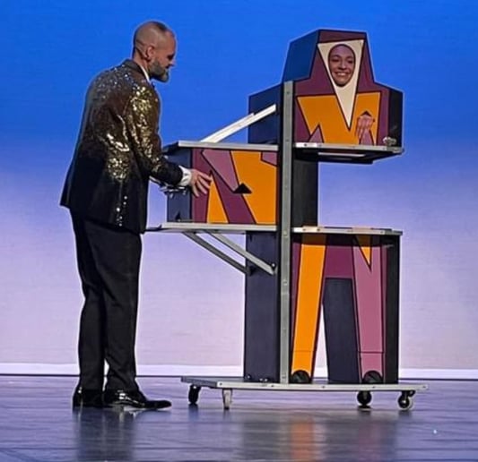 Gallery photo 6 of Magician D.J. Edwards