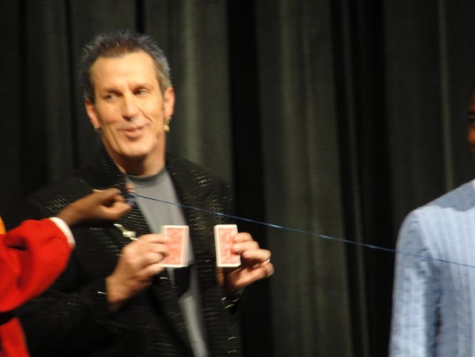 Gallery photo 1 of Magician Jeff Lee