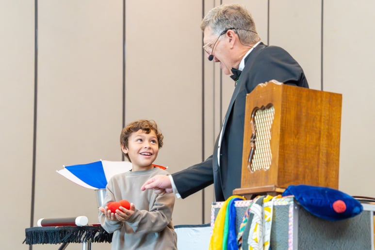 Gallery photo 3 of Magician Jesse Smith