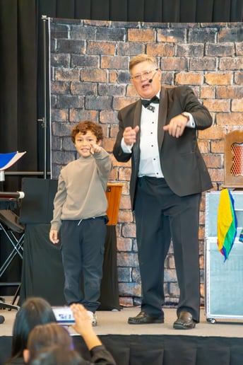 Gallery photo 4 of Magician Jesse Smith