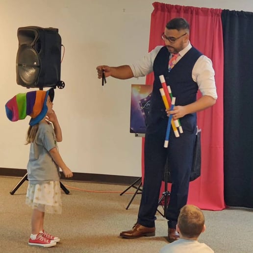 Gallery photo 2 of Magician Joel Delgado