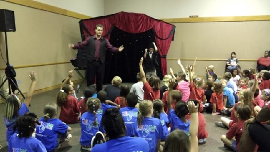 Gallery photo 6 of Magician  Jonathan Meyer