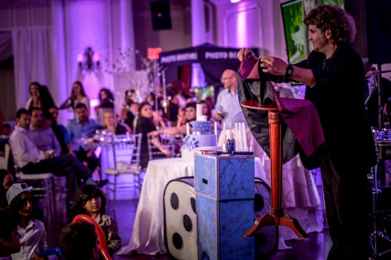 Gallery photo 25 of Fun Corporate Magic