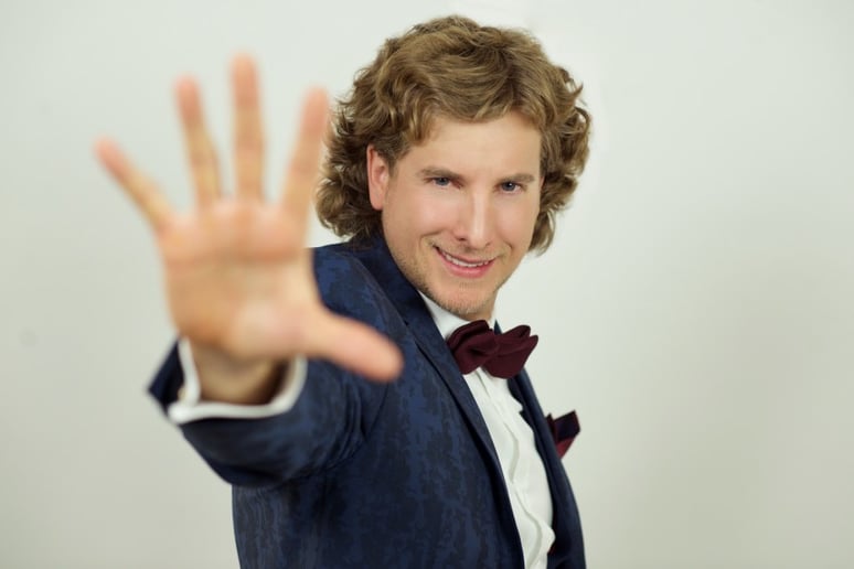 Gallery photo 34 of Fun Corporate Magic