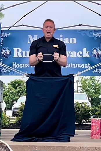 Gallery photo 5 of Magician Russ Nowack - Hocus Pocus Entertainment