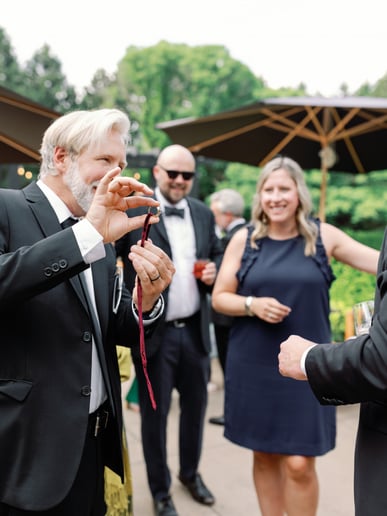 Gallery photo 4 of Magician Steve Vaught