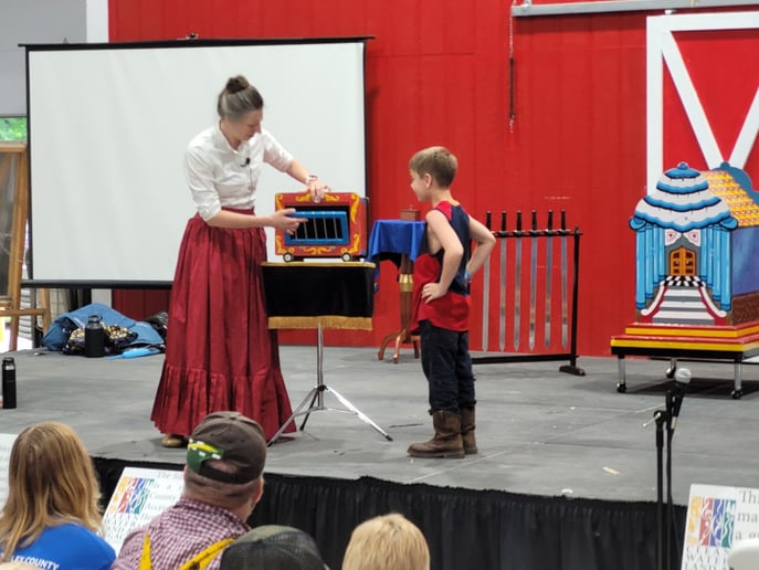 Gallery photo 7 of Magician Tom Anderson