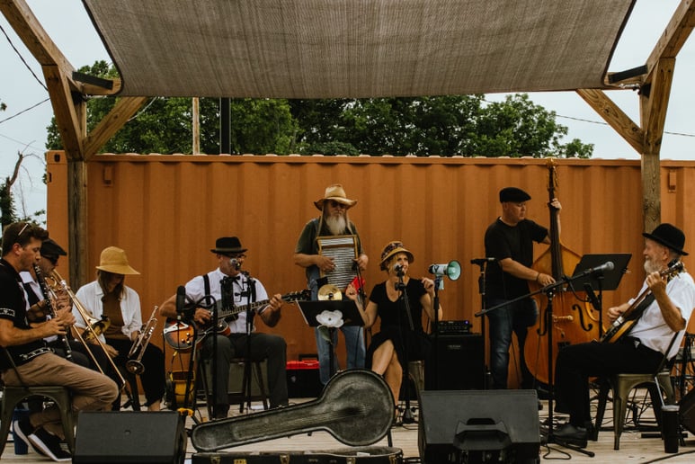 Gallery photo 6 of Magnolia Mae and the Gutter Groove