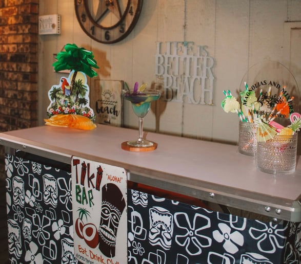 Gallery photo 4 of Magnolias and Mixers Mobile Bar Service
