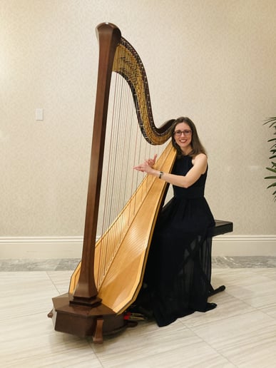 Gallery photo 1 of Suzanne Ballam, harpist