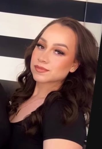 Gallery photo 1 of Makeup Artist