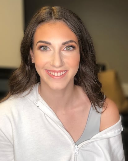 Gallery photo 3 of MakeupbyJen