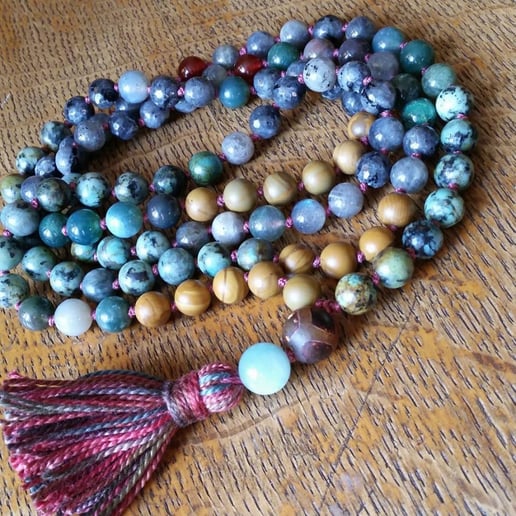 Gallery photo 1 of Mala//Sacred Beaded Jewelry Parties