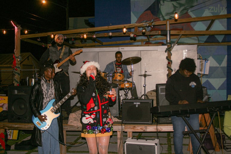 Gallery photo 8 of Malaya Live