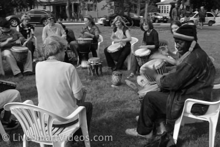 Gallery photo 2 of MAMADOU (West African World Fusion)
