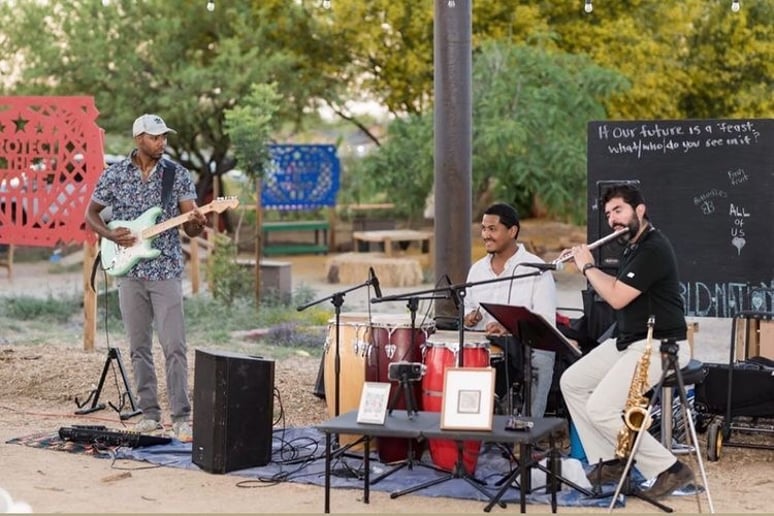 Gallery photo 6 of Mandovibes Music