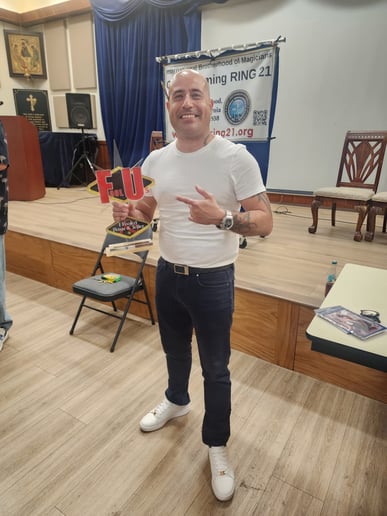 Gallery photo 7 of Manny D'Mago Magic Entertainment