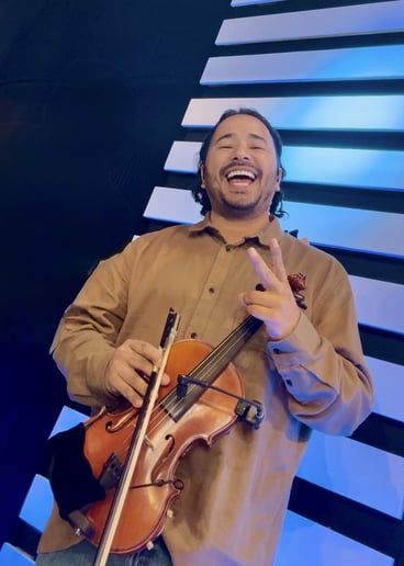 Gallery photo 2 of Mao Violin Entertainment