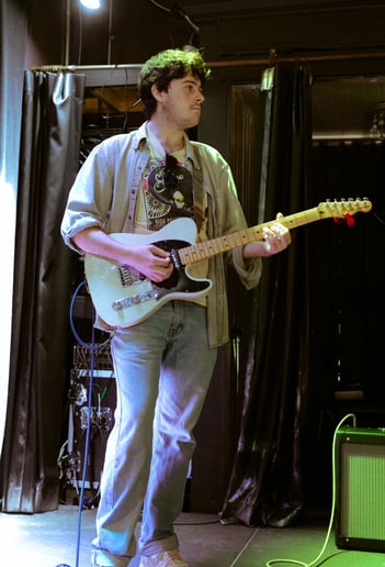 Gallery photo 1 of Marcello Gleason Solo Guitar