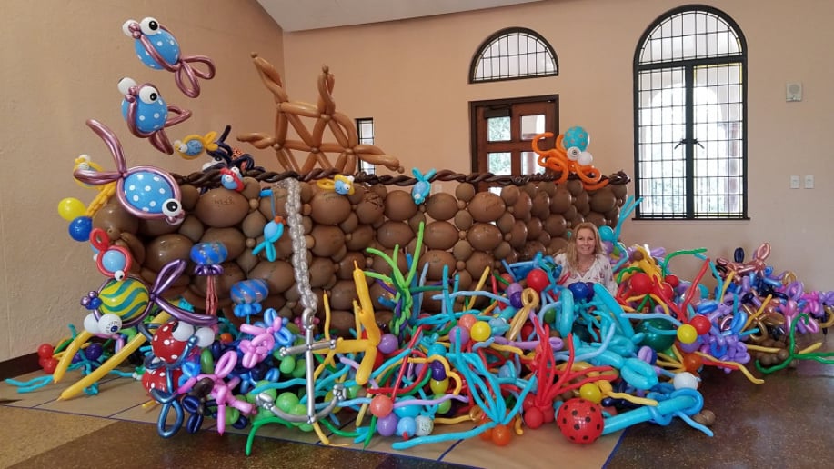 Gallery photo 2 of Marcie The Balloon Fairy