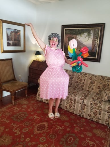 Gallery photo 4 of MardiGrams Singing Telegrams New Orleans