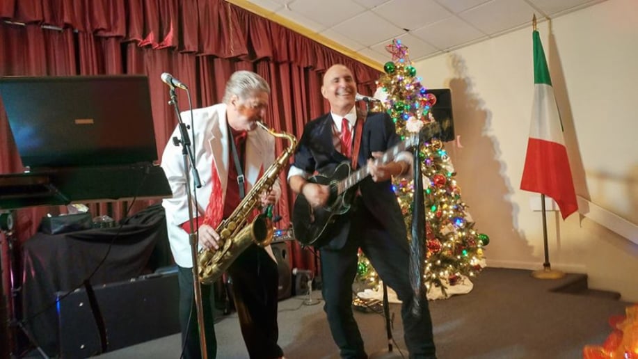 Gallery photo 9 of Mari O. "One Man Band"   Dance Band