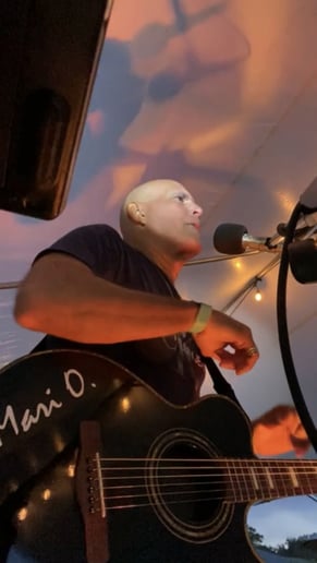 Gallery photo 10 of Mari O. "One Man Band"   Dance Band