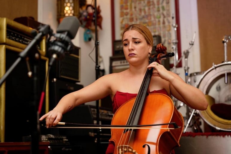 Gallery photo 10 of Maria Carla - Cellist